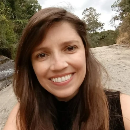 Aliny Patr&iacute;cia Pires